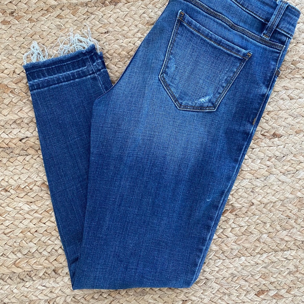 Cropped Distressed Jeans